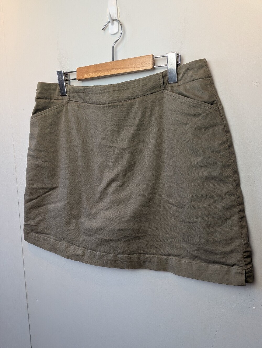NIKE GOLF Women Skort Size Large Or 12 Kaki Green Color Back Zipper
